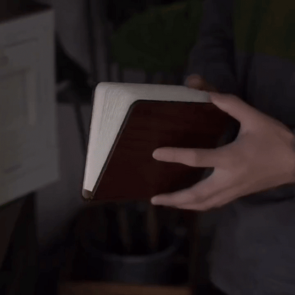 WohlMagie™ — Das leuchtende Buch voller Zauber.